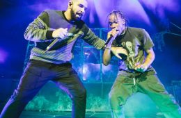 Drake y Travis Scott se unieron para cantar en vivo “Sicko Mode” por primera vez. Cusica Plus.
