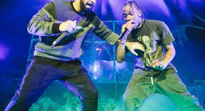 Drake y Travis Scott se unieron para cantar en vivo “Sicko Mode” por primera vez