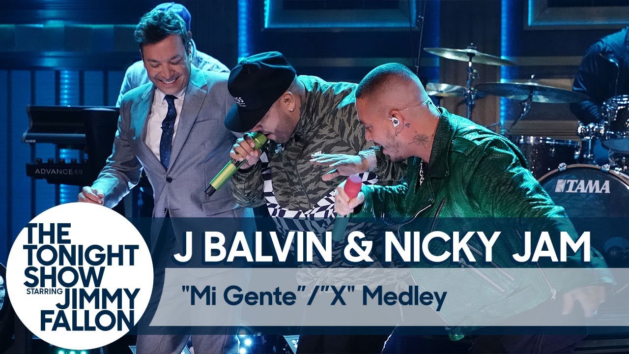 J Balvin y Nicky Jam cantaron “X” en el show de Jimmy Fallon. Cusica Plus.