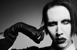 Al parecer Marilyn Manson no fue ordenado realmente como sacerdote satánico. Cusica Plus.