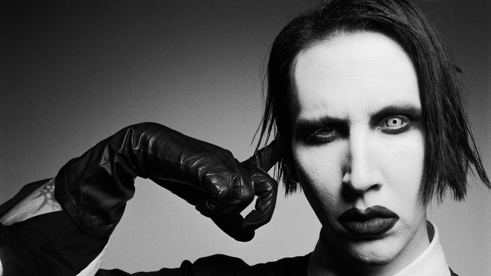 Al parecer Marilyn Manson no fue ordenado realmente como sacerdote satánico. Cusica Plus.