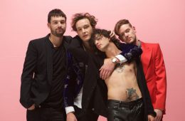 “Love It If We Made It” de The 1975 ya cuenta con su propio videoclip. Cusica Plus.