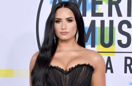 Demi Lovato agradece a sus fanáticos el apoyo luego de su sobredosis. Cusica Plus.