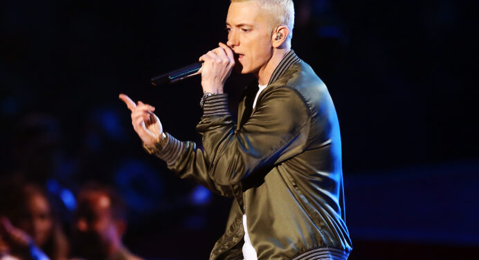 Eminem comparte un disco sorpresa ‘Kamikaze’