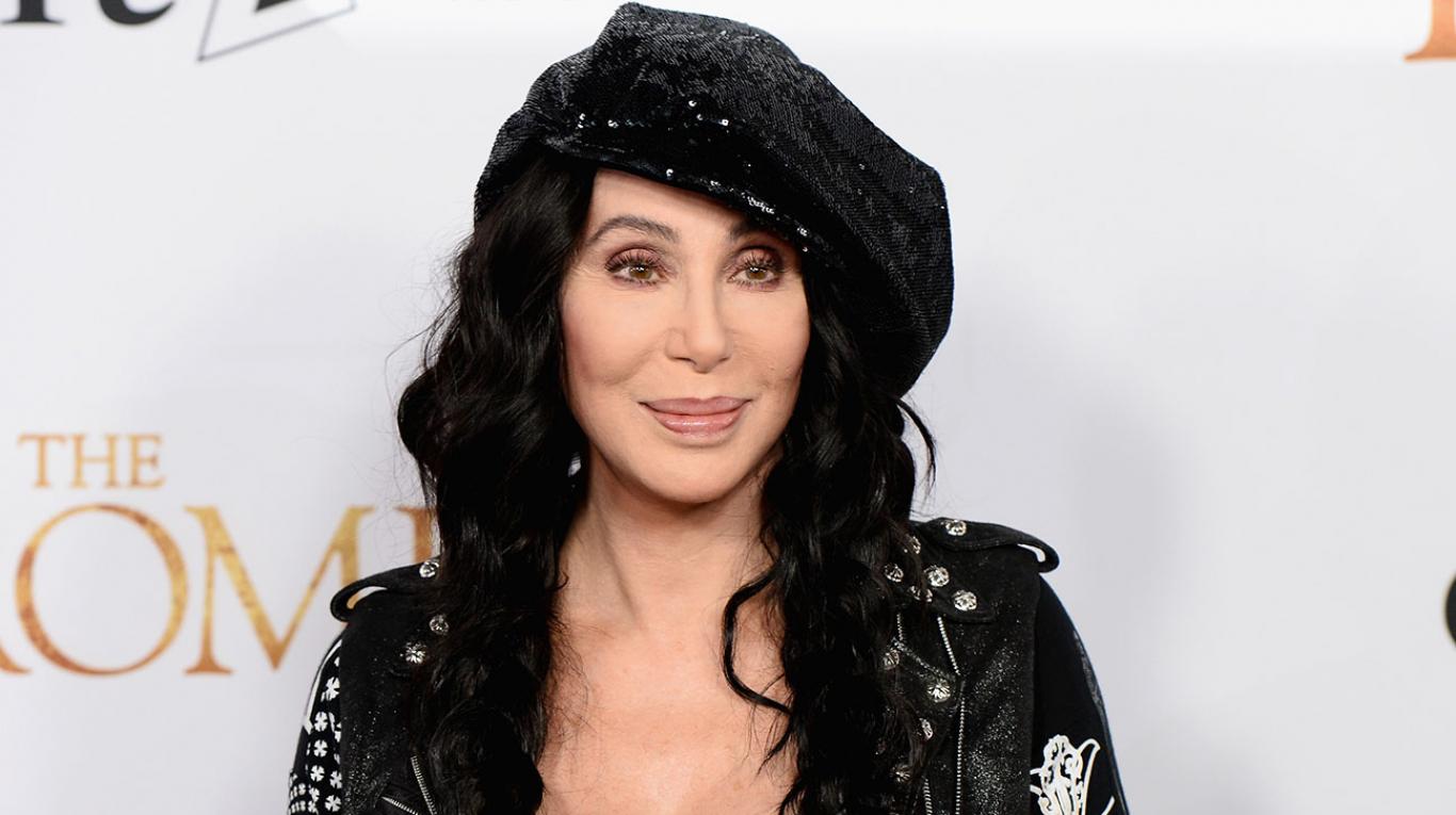 Cher publica disco con cover de ABBA, llamado ‘Dancing Queen’. Cusica Plus.