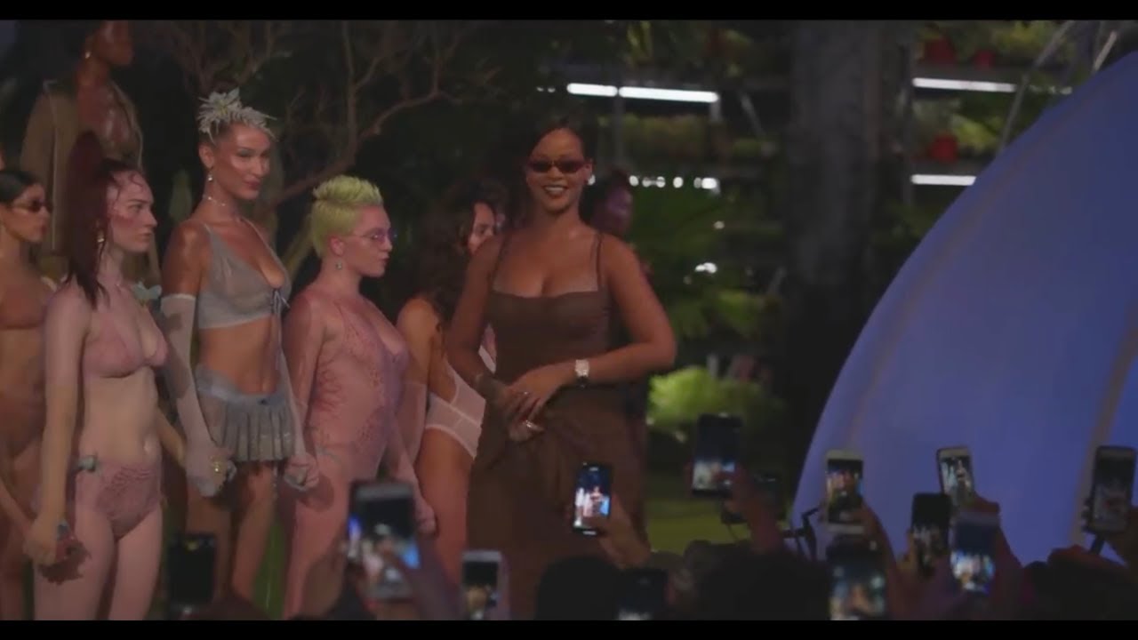 Rihanna se encargó de presentar en Nueva York, su línea de moda ‘Savage X Fenty’. Cusica Plus,