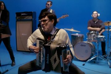 Weezer estrena videoclip gracioso de su versión de “Africa” de Toto. Cusica Plus.