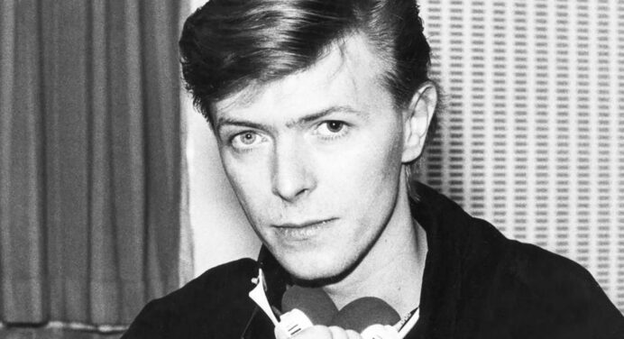 Publican nueva versión del cover de David Bowie para “Bang, Bang” Iggy Pop