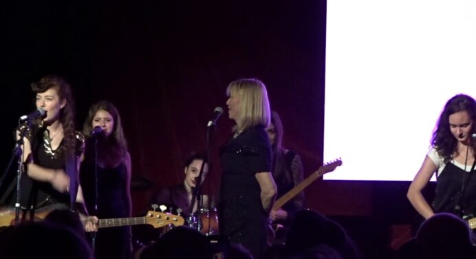 Courtney Love y Melissa Auf Der Maur, se juntaron para cantar temas de su banda Hole