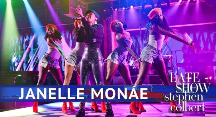 Janelle Monáe cantó “Make Me Feel” en el Late Show de Stephen Colbert