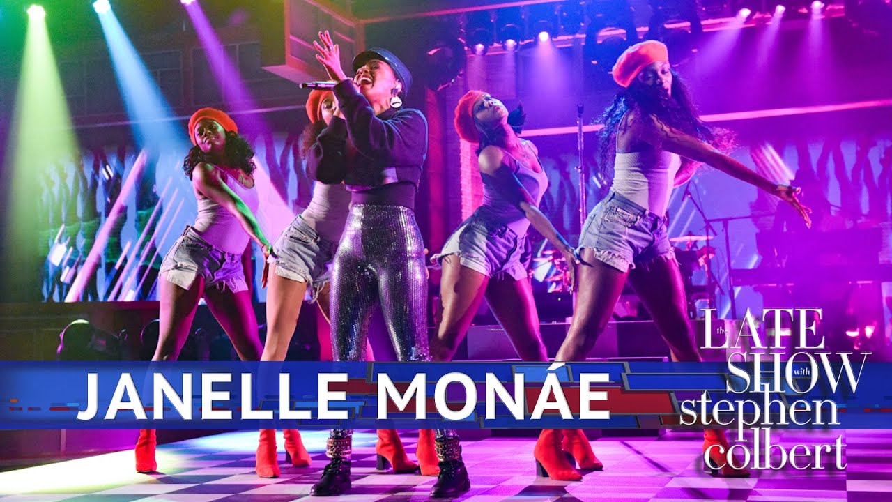 Janelle Monáe cantó “Make Me Feel” en el Late Show de Stephen Colbert. Cusica Plus.