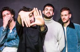 The 1975 estrena videoclip de su tema “Love It If Made It”. Cusica Plus.