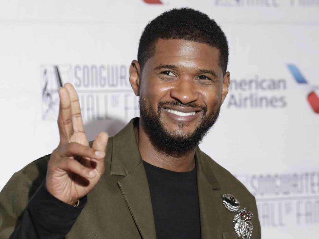 Escucha ‘A’ el nuevo disco de Usher. Cusica Plus.