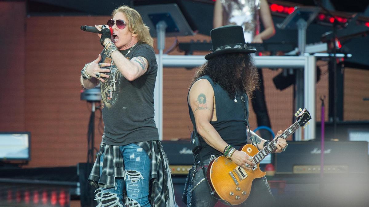 Guns N’ Roses abandonó tarima a mitad de show por problemas de salud de Axl Roses. Cusica Plus.
