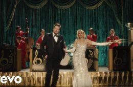 Gwen Stefani y Blake Shelton celebran navidad con el tema “You Make It Feel Like Christmas”. Cusica Plus.