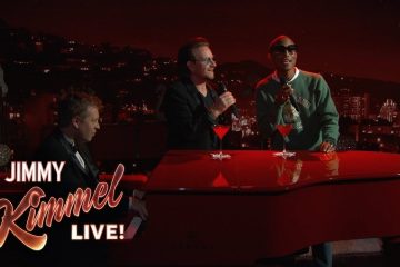 Bono y Pharrell se unieron en el Show de Jimmy Kimmel para cantar “Stayin’ Alive” de los Bee Gees. Cusica Plus.