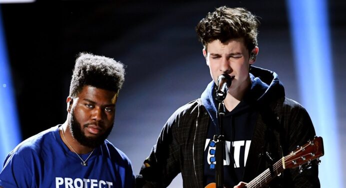 Shawn Mendes y Khalid invitan a la juventud a votar en el videoclip de “Youth”