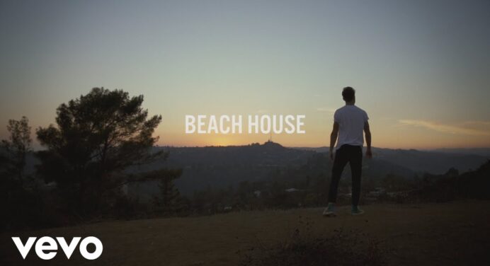 The Chainsmokers comparte su nuevo pop “Beach House”