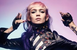 Grimes apuesta por el peso del metal en “We Appreciate Power”. Cusica Plus.