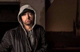 Eminem comparte su nuevo freestyle “Kick Off” donde menciona a Ariana Grande, Snoop Dogg y más. Cusica Plus.