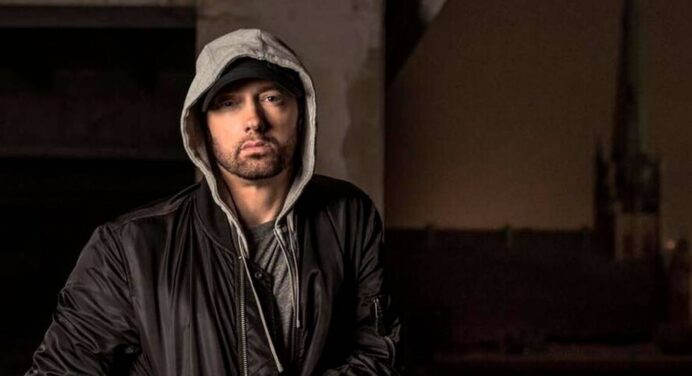 Eminem comparte su nuevo freestyle “Kick Off” donde menciona a Ariana Grande, Snoop Dogg y más