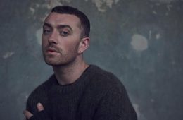 Sam Smith cierra el año con su nuevo tema “Fire On Fire”. Cusica Plus.