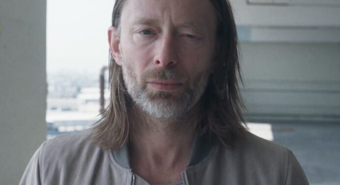 Thom Yorke regala extraña versión acústica de “Open Again” de ‘Suspiria’