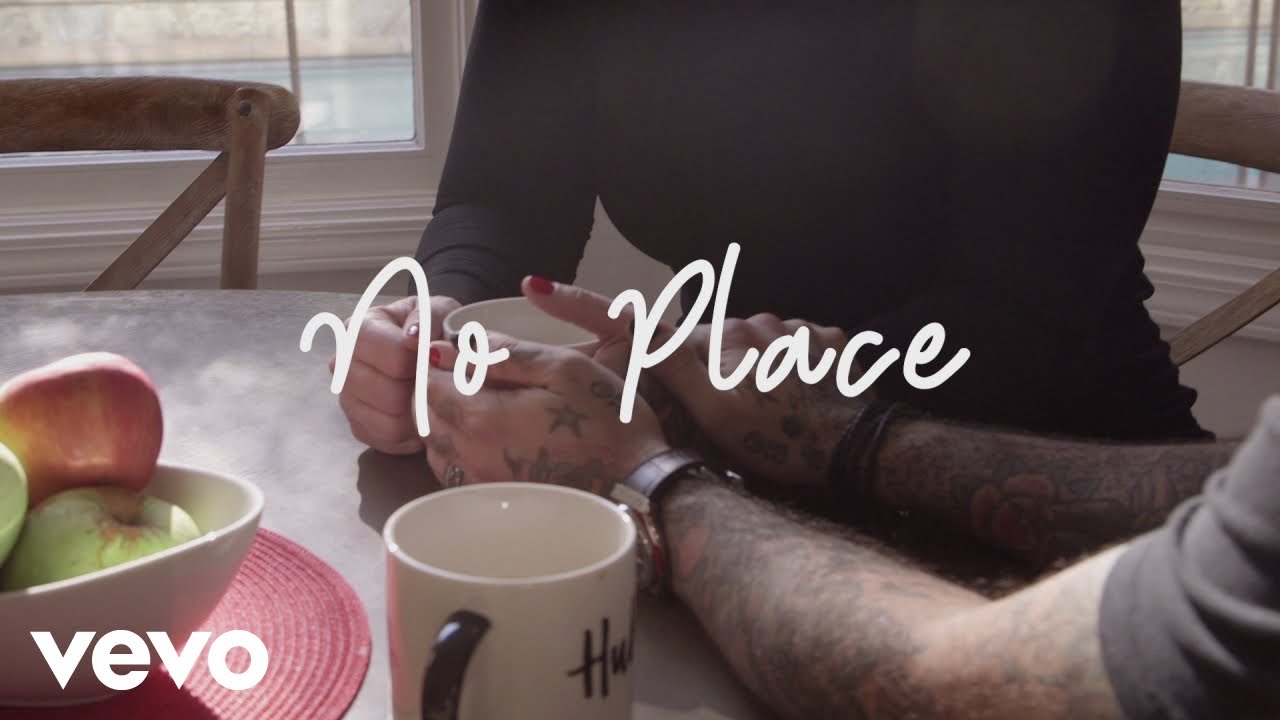 Los Backstreet Boys muestran a su familia en el videoclip de “No Place”. Cusica Plus.