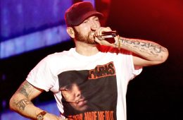 Eminem fue el único artista en vender 500.000 copias de su álbum en 2018. Cusica Plus.