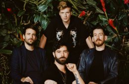 Foals comparte su nuevo tema “Exits”. Cusica Plus.