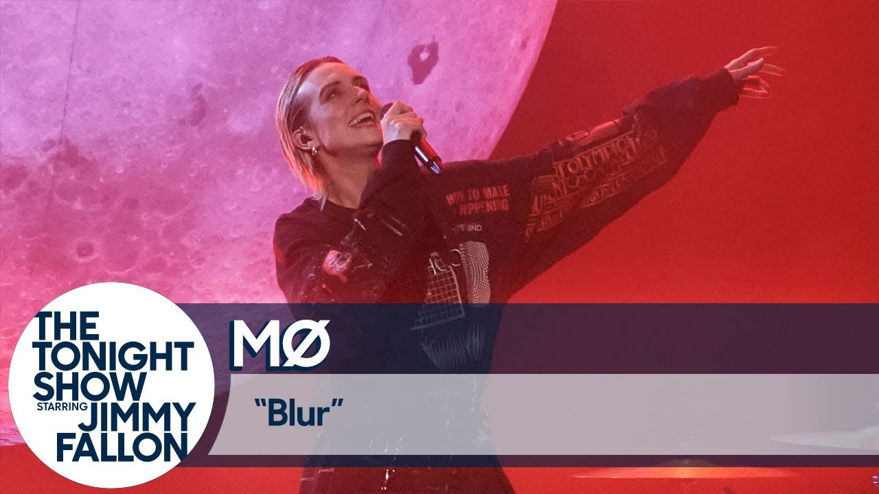MØ se presentó en el show de Jimmy Fallon para cantar su sencillo “Blur”. Cusica Plus.