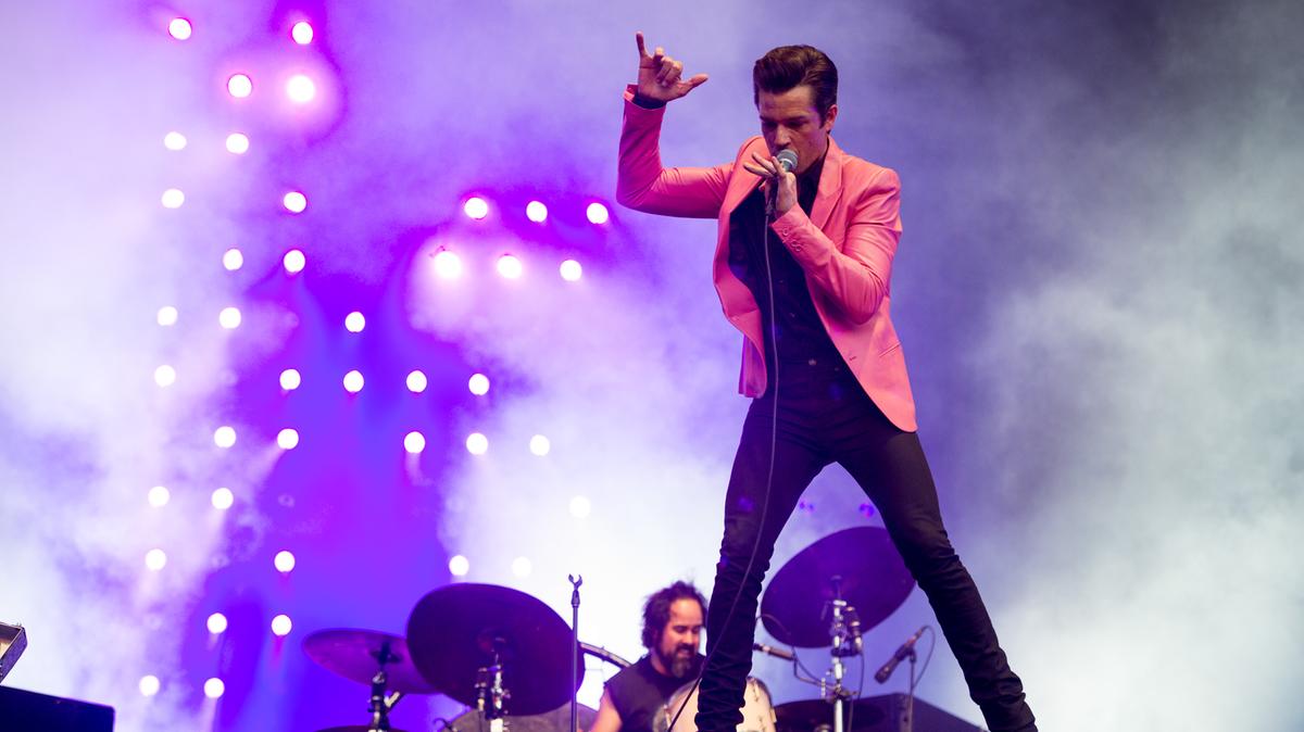 The Killers muestra su nuevo tema “Land of The Free”. Cusica Plus.