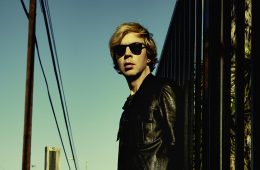 Beck se une al disco inspirado en ‘Roma’ con el tema “Tarantula”. Cusica Plus.