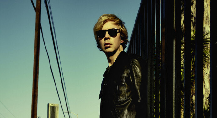 Beck se une al disco inspirado en ‘Roma’ con el tema “Tarantula”
