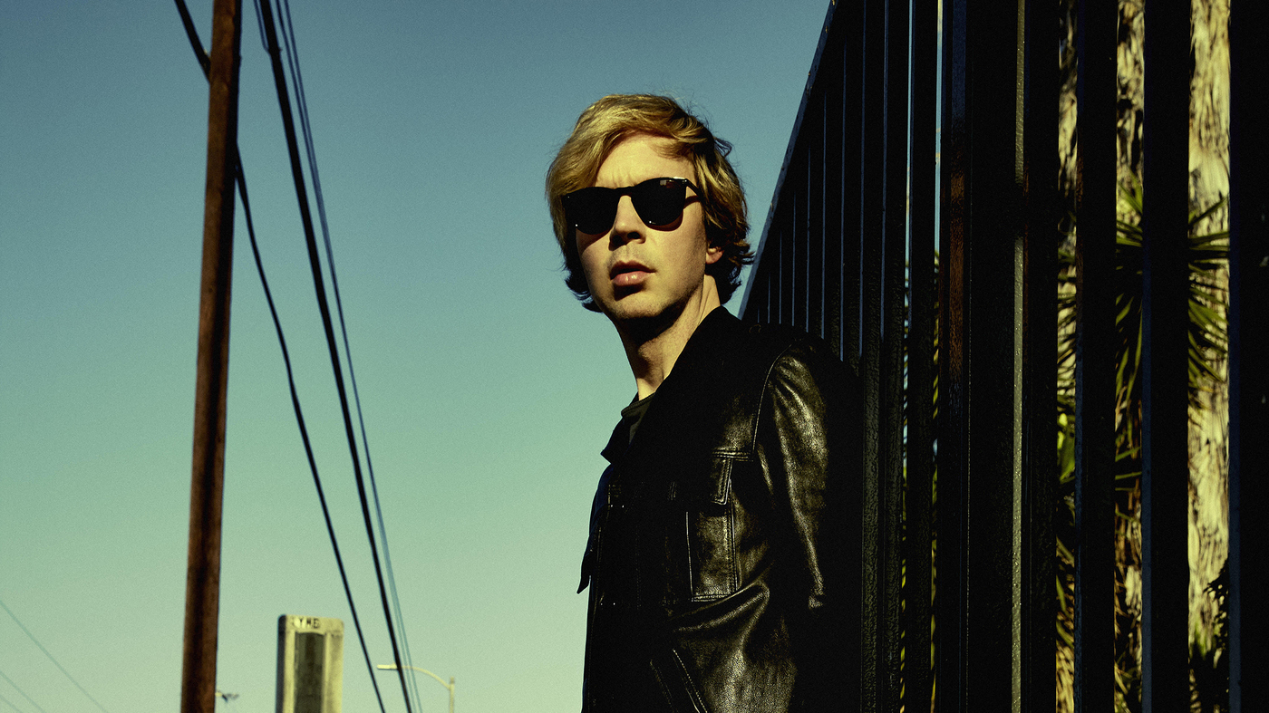 Beck se une al disco inspirado en ‘Roma’ con el tema “Tarantula”. Cusica Plus.