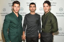 Los Jonas Brothers podrían estar grabando nueva música bajo el nombre de ‘Jonas’ Cusica Plus.