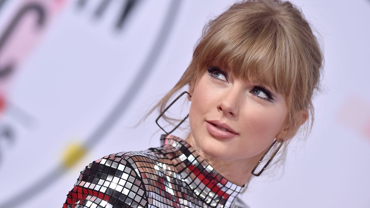 Taylor Swift tomó de sorpresa a una pareja en su fiesta de compromiso