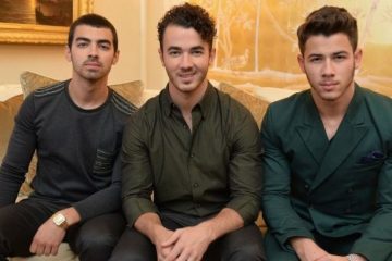 Disfruta el Carpool Karaoke de los Jonas Brothers celebrando su reunión. Cusica Plus.