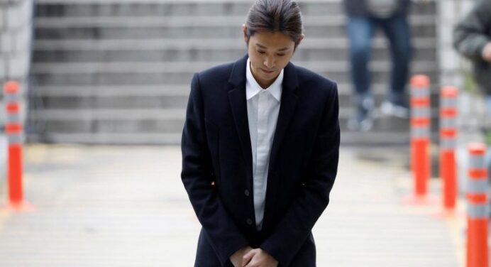 El cantante de K-pop, Jung Joon-young fue sentenciado a cárcel por difundir videos sexuales