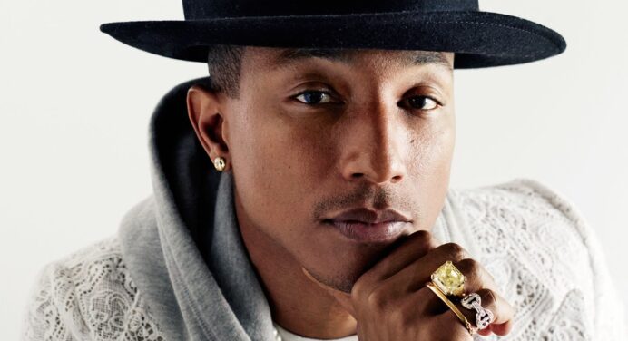 Pharrell interpretó ‘A Letter to My Godfather’ en ‘Colbert’