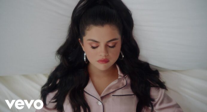Selena Gomez y J Balvin estrenan el video de “I Can’t Get Enough” junto a Benny Blanco y Tainy