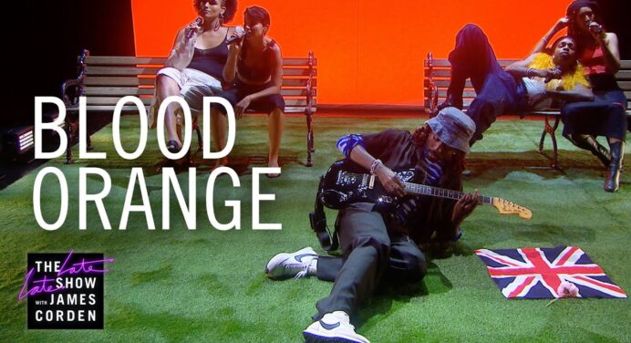 Blood Orange estrenó dos nuevos temas en el Late Show de James Corden