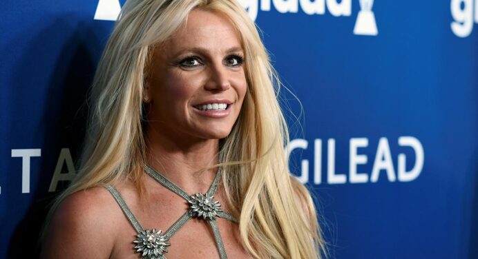 Fans de Britney Spears, exigen que sea liberada del centro psiquiátrico