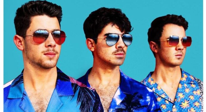 Jonas Brothers muestran su estilo de los 80’s en el nuevo tema “Cool”