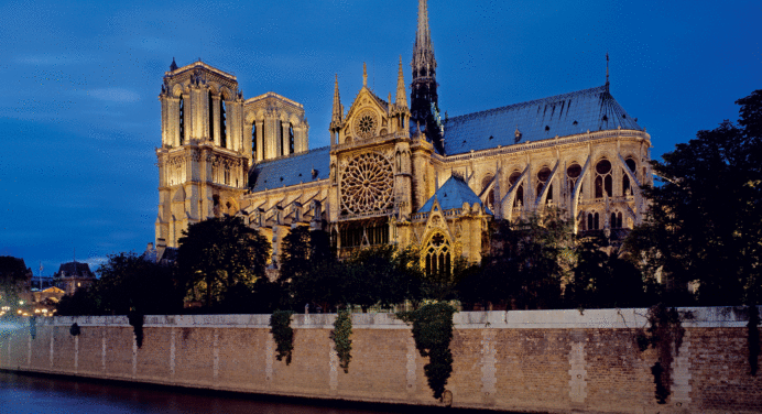 Músicos se solidarizan por incendio en la Catedral de Notre Dame