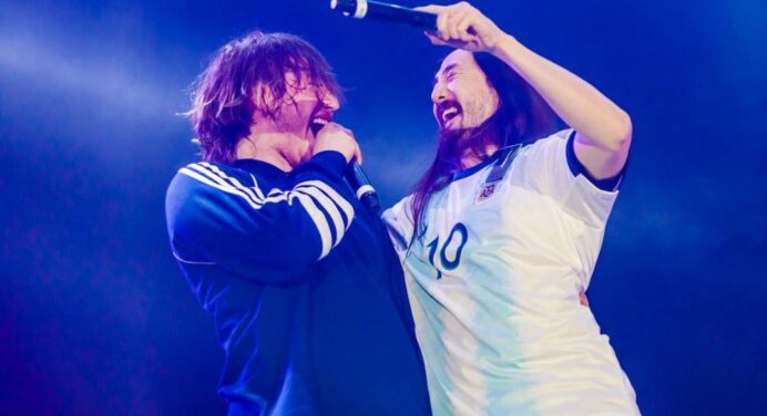 Paulo Londra compartió tarima con Steve Aoki en el Lollapalooza Argentina y versionaron “Forever Alone”