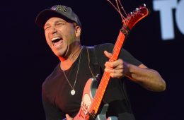 Tom Morello comparte su nuevo tema “Can’t Stop the Bleeding” con Gary Clark Jr. Cusica Plus.