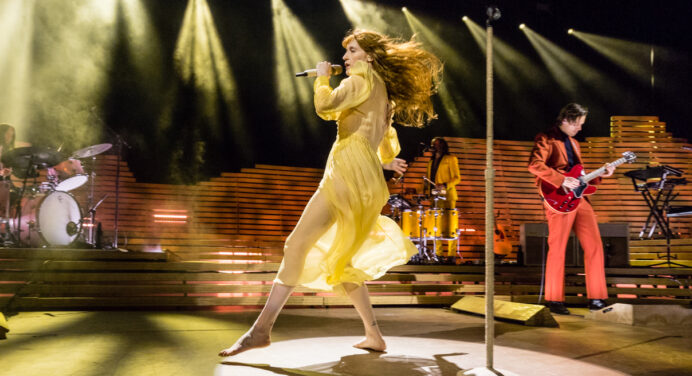 Florence + the Machine y Christine and the Queen realizan playlist dedicado a las mujeres fuertes e inspiradoras