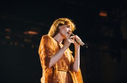 Florence and the Machine cantó por primera vez en vivo, su tema para Game of Thrones. Cusica Plus.