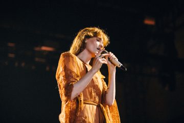 Florence and the Machine cantó por primera vez en vivo, su tema para Game of Thrones. Cusica Plus.